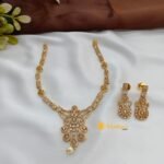 Trendy Podikal Pooset Short Neck Set