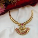 Traditional Hasli Short Neck Set - Image 3