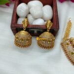Antique Aira Choker With Jhumkas - Image 2