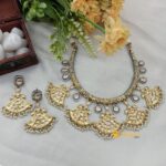 Antique Gold Kundan Floral Short Neck Set