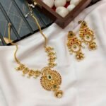 Micro Gold Swan Floral Short Neck Set