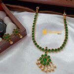 Kundan Floral Atigai Short Neck Set - Image 2