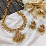 Floral Mango Multi Peals Short Neck Set