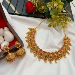 Antique Floral Short Neck Set