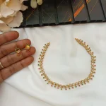 Cute Short Neck Set
