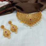 Floral Kemp With Pearl Choker Set