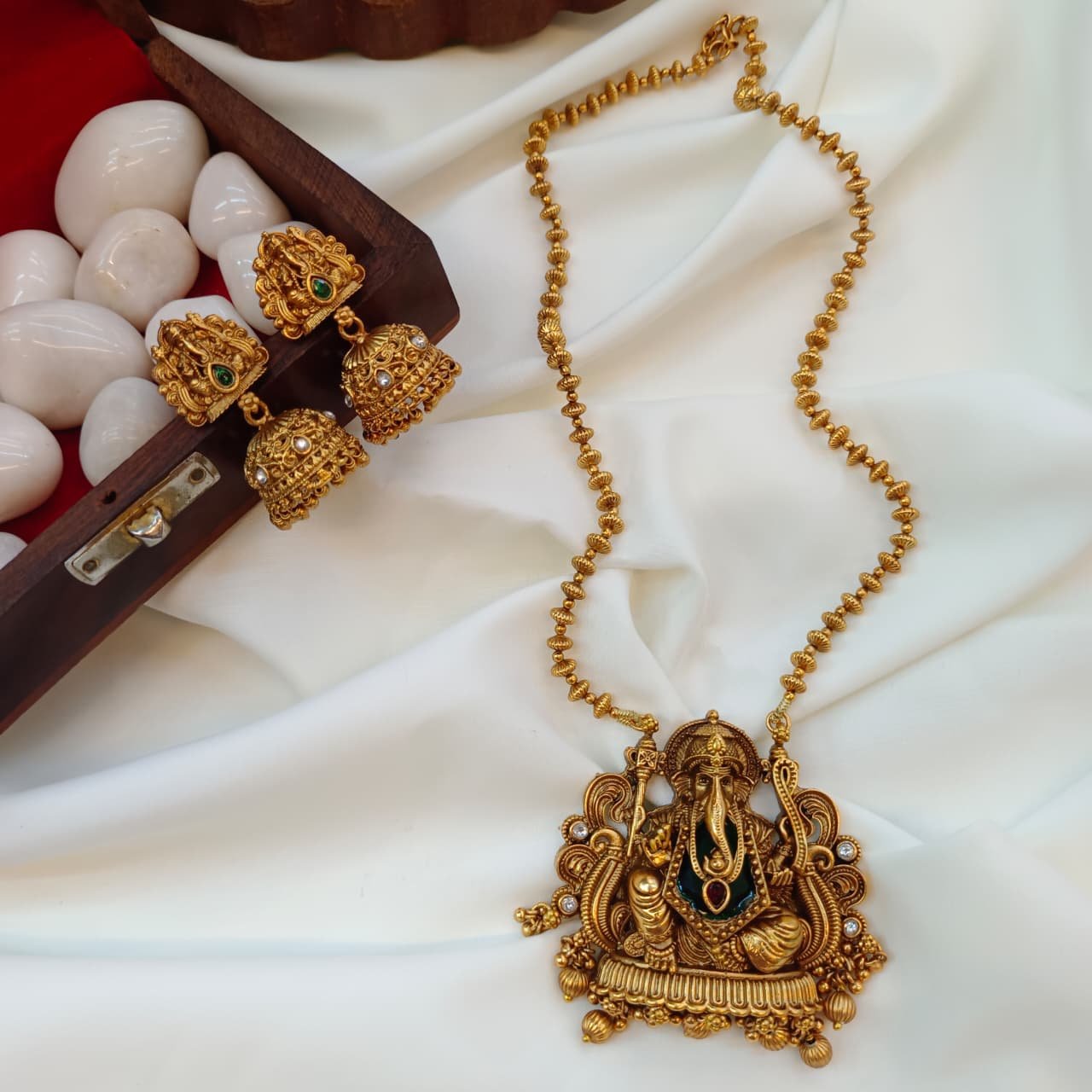 104067.9.1Akshavi Trends (3) Ganesha Short Neck Set - Image 1
