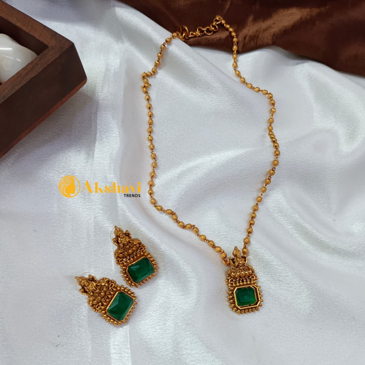 100029.17.1-2.jpeg Lakshmi Cubic Stone with Ball Chain Short Neck Set - Image 1