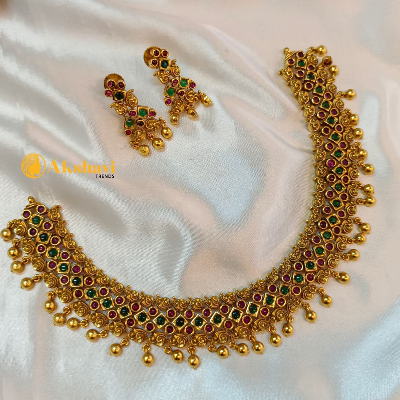 100396.1.1.jpeg Antique Gold Polish Multi Floral Short Neck Set - Image 1