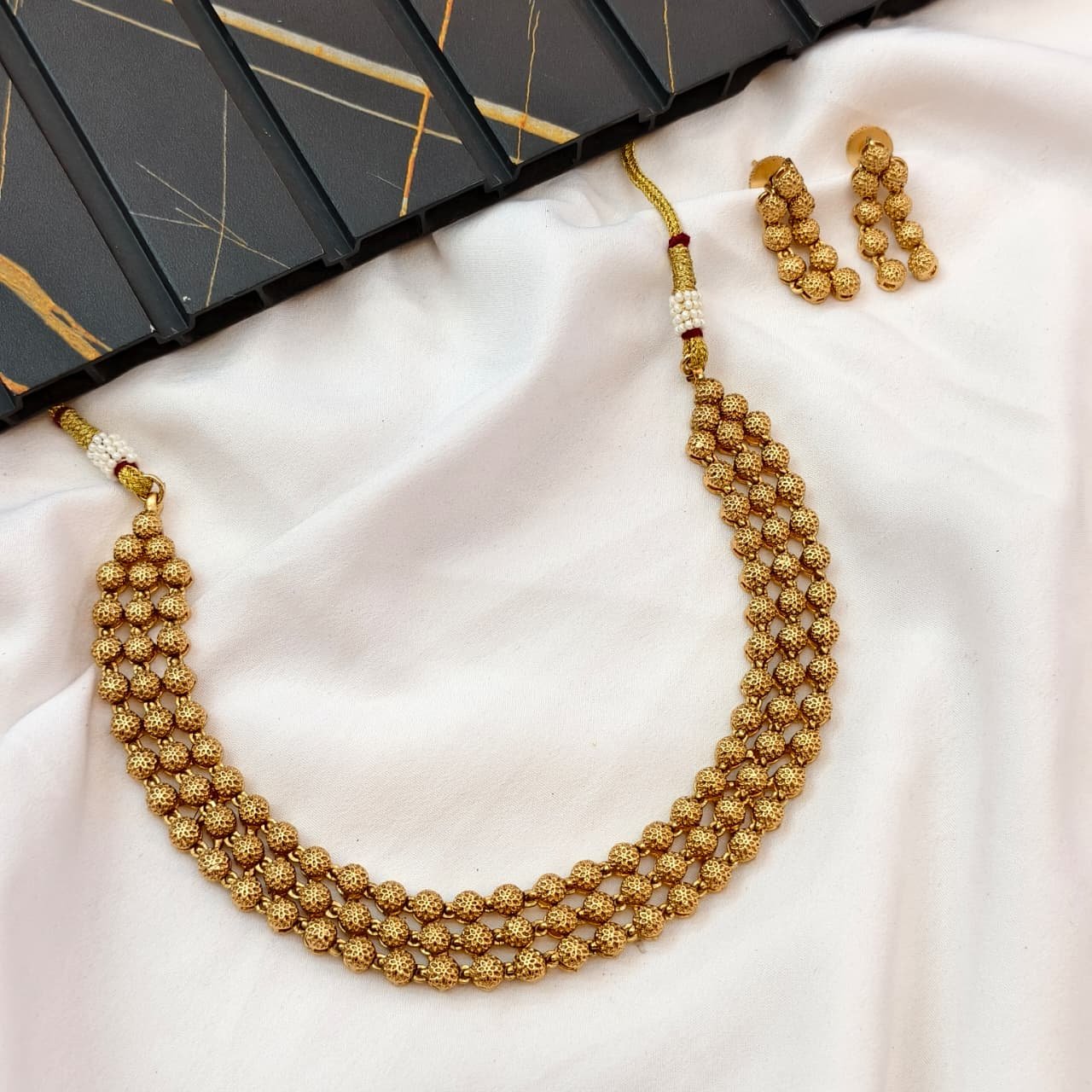 100432.1.1-3.jpeg 3 Layer Balls Short Neck Set - Image 1