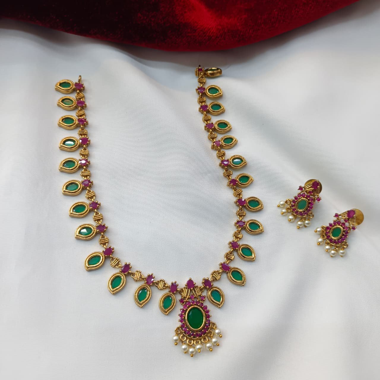 100500.1.1-Akshavi-Trends-2.jpeg Kerala Palaki Short Neck set - Image 1