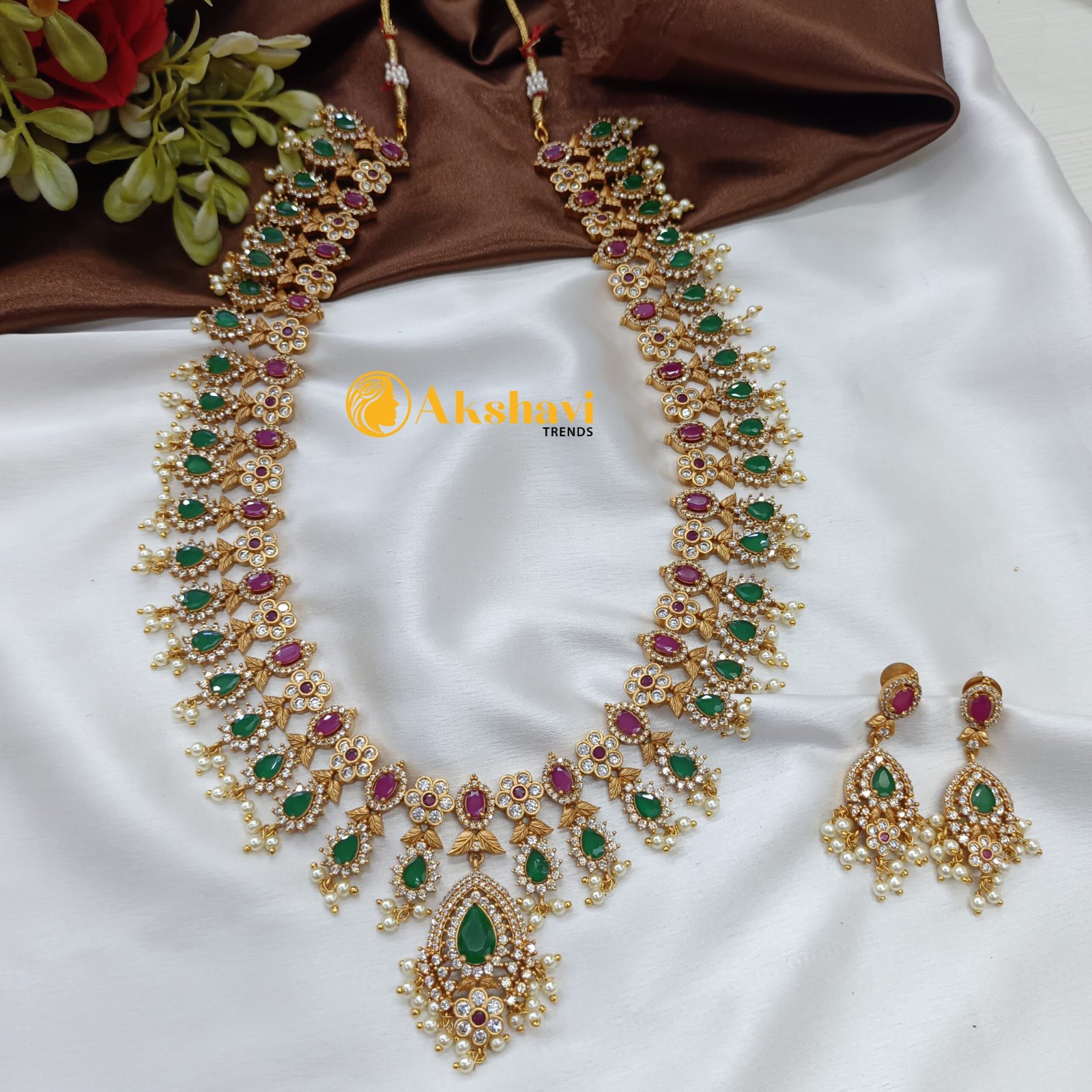 100827.20.1-4-scaled-1.jpeg Thilak Leaf long Neck Set - Image 1