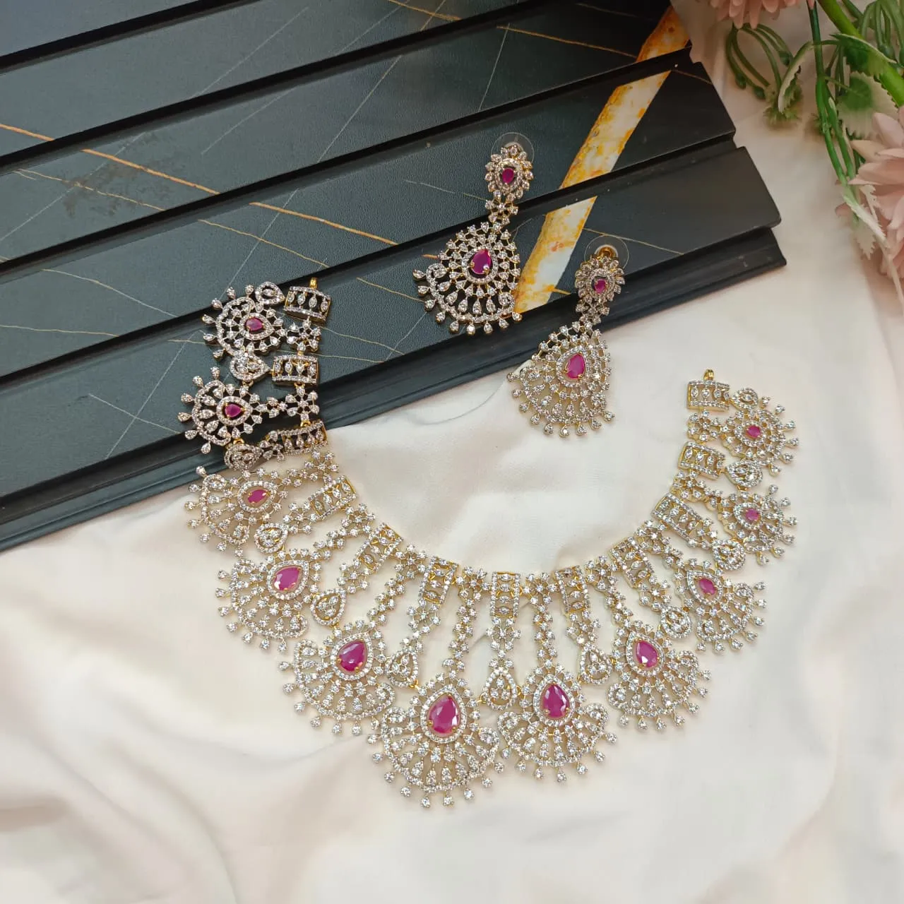 100981.1-2.webp AD Ruby Close Neck Set Short - Image 1