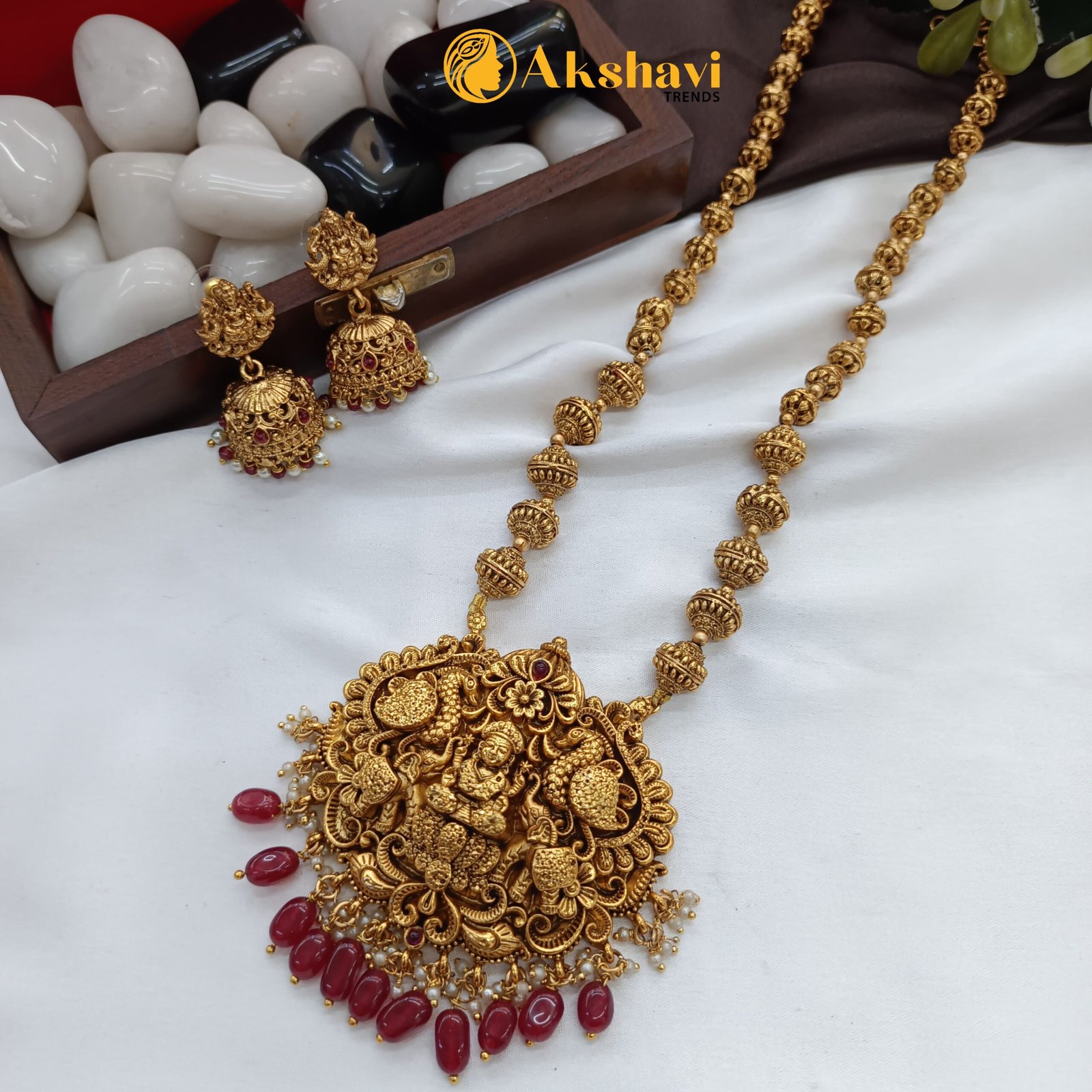 101023.4.1-1-scaled-1.jpeg Lakshmi Amla Mala Short Neck Set - Image 1