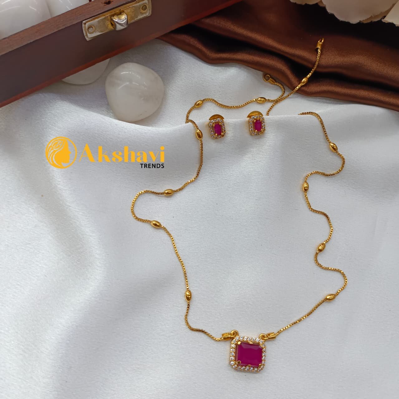 101500.4.1-1.jpeg Cubic Rice Ball Chain Short Neck Set - Image 1