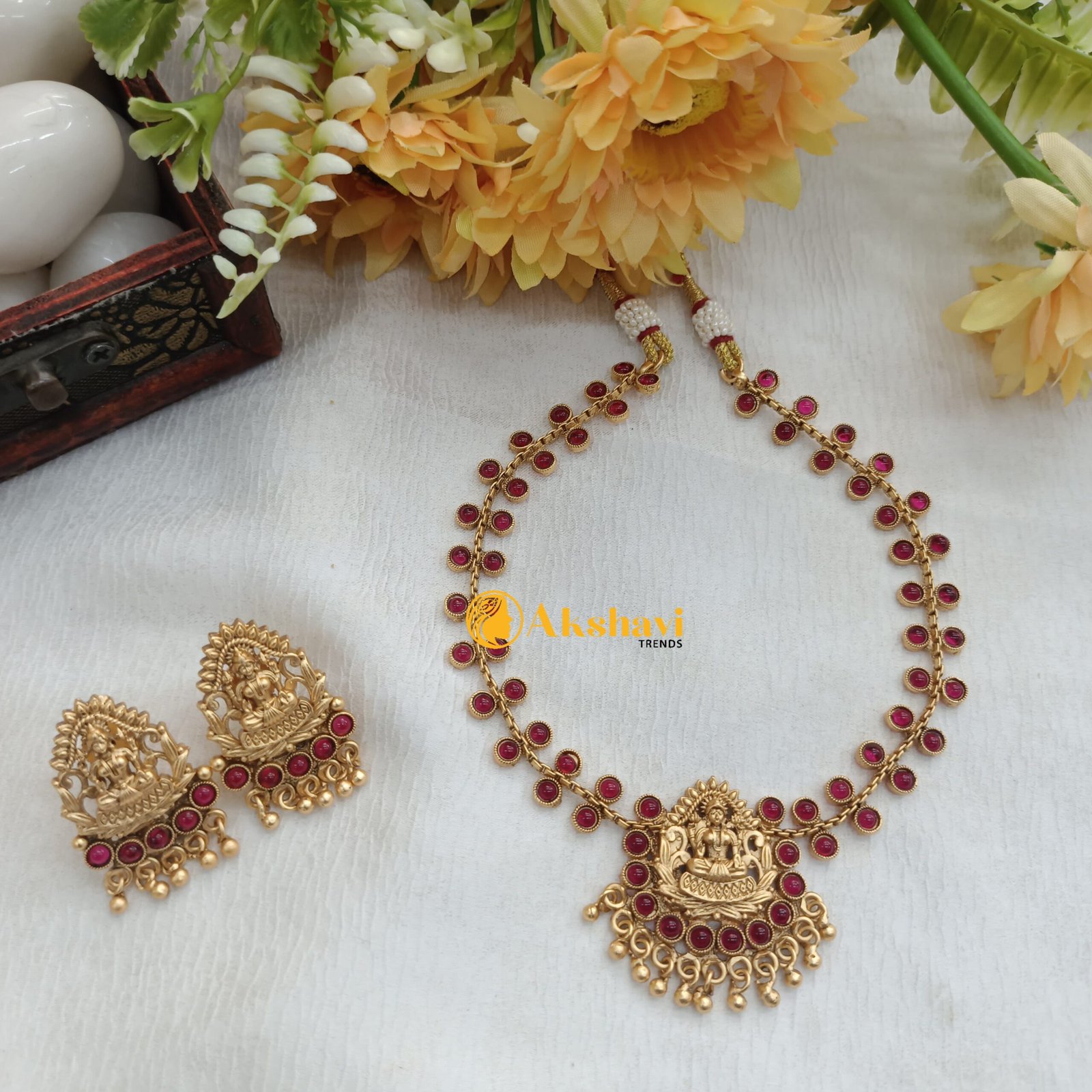 101563.4.1-2-scaled-1.jpeg Antique Lakshmi Short Neck Set - Image 1