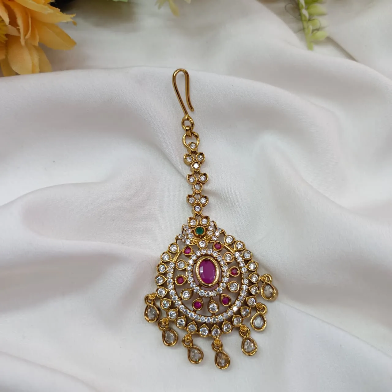 101996.1.1-1.webp Floral Victorian Oval Ruby Tikka - Image 1