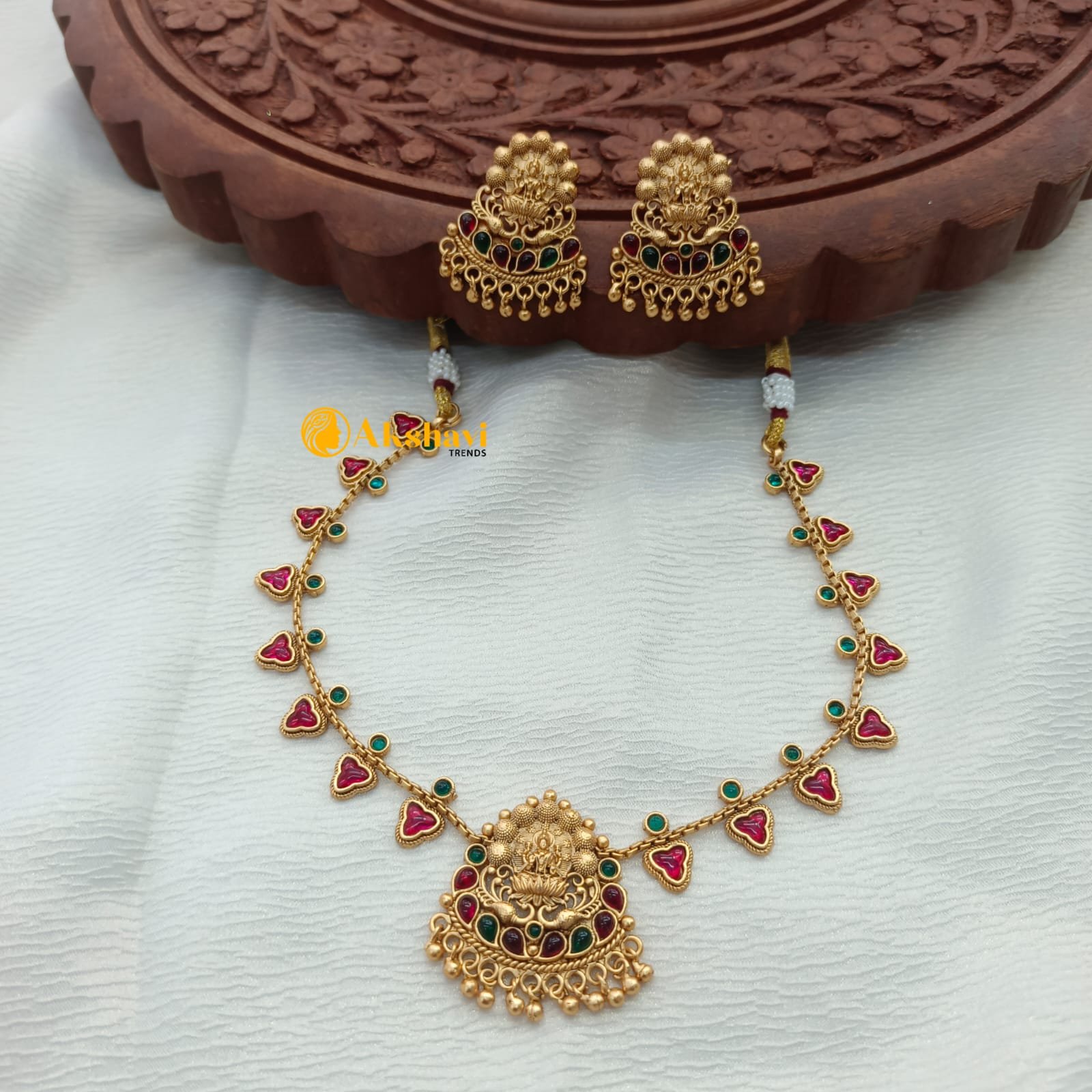 102129.1.1-2.jpeg Antique Lakshmi Short Neck Set - Image 1