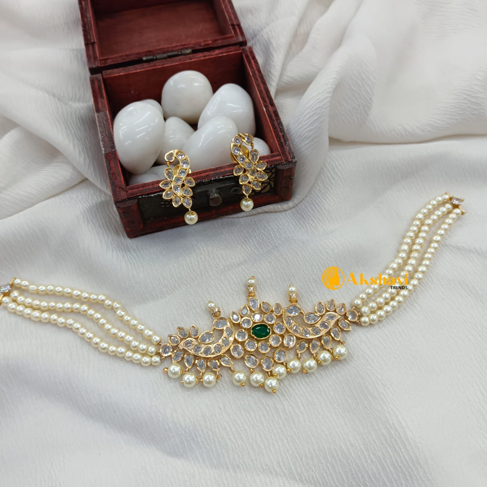 102255.1.1-3.jpeg Peacock 3 Layer Pearl Choker Set - Image 1