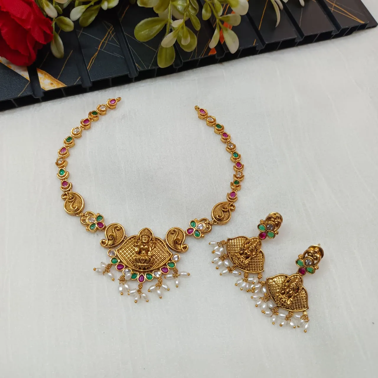 103085.22.1-3.webp Lakshmi with Mango Short Neck Set - Image 1