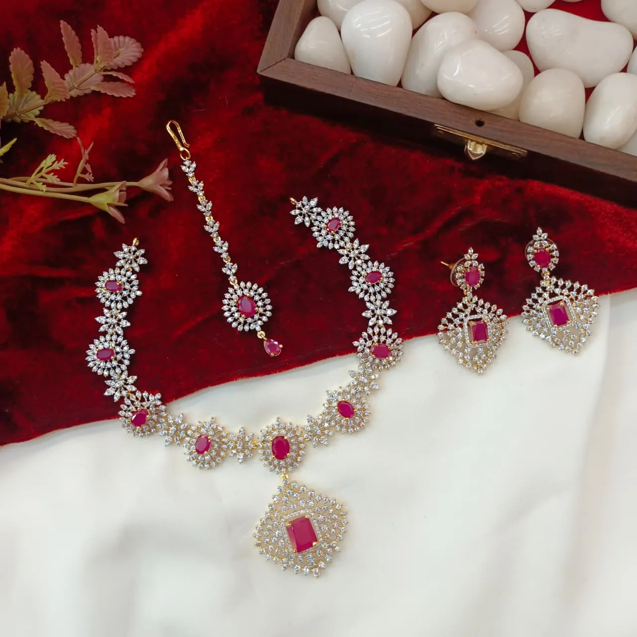 104588.4.1 Akshavi Trends Neck Set (1) AD Celebrity Short Neck Set - Image 1