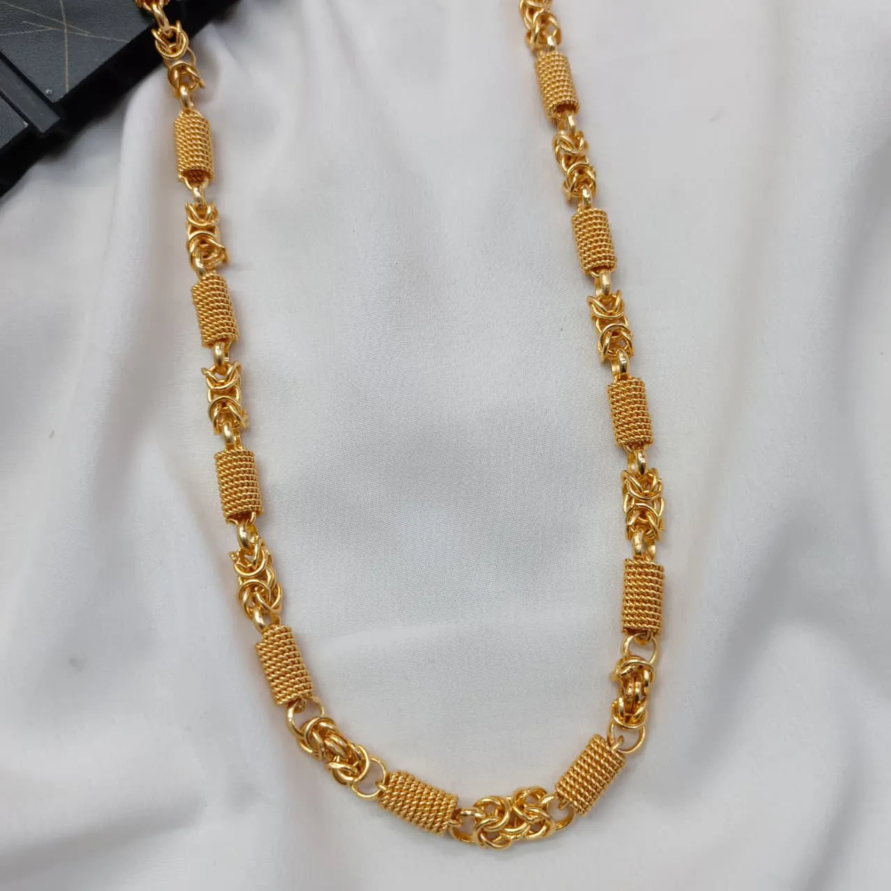 18" Fancy Short Chain - Image 2